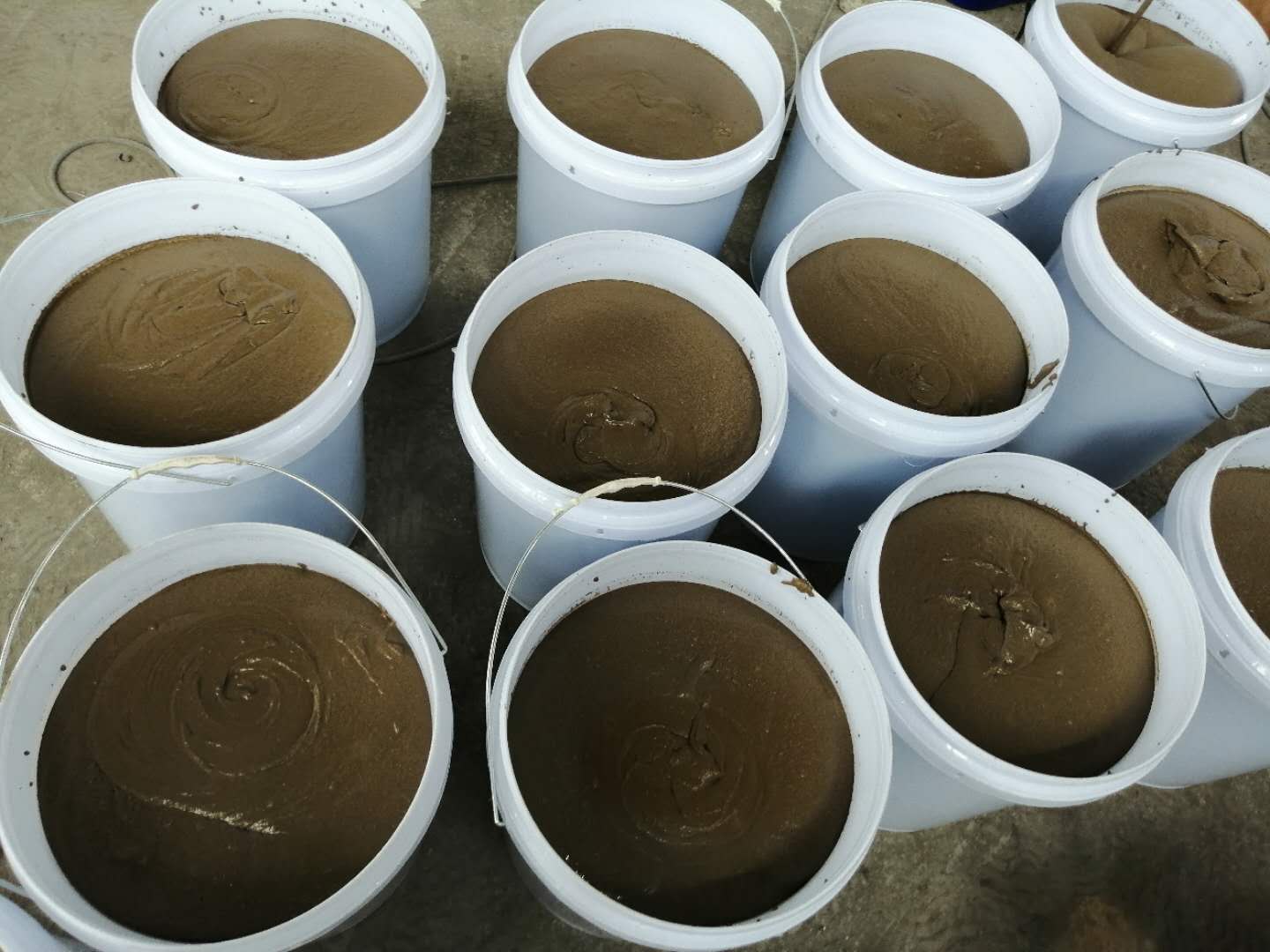 窯爐內壁耐火磚表面涂抹高溫涂料 窯爐內壁耐火磚表面涂抹高溫涂料